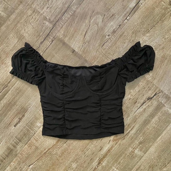 Black Ruched Mesh Puff Sleeve Crop Top - Picture 2 of 4